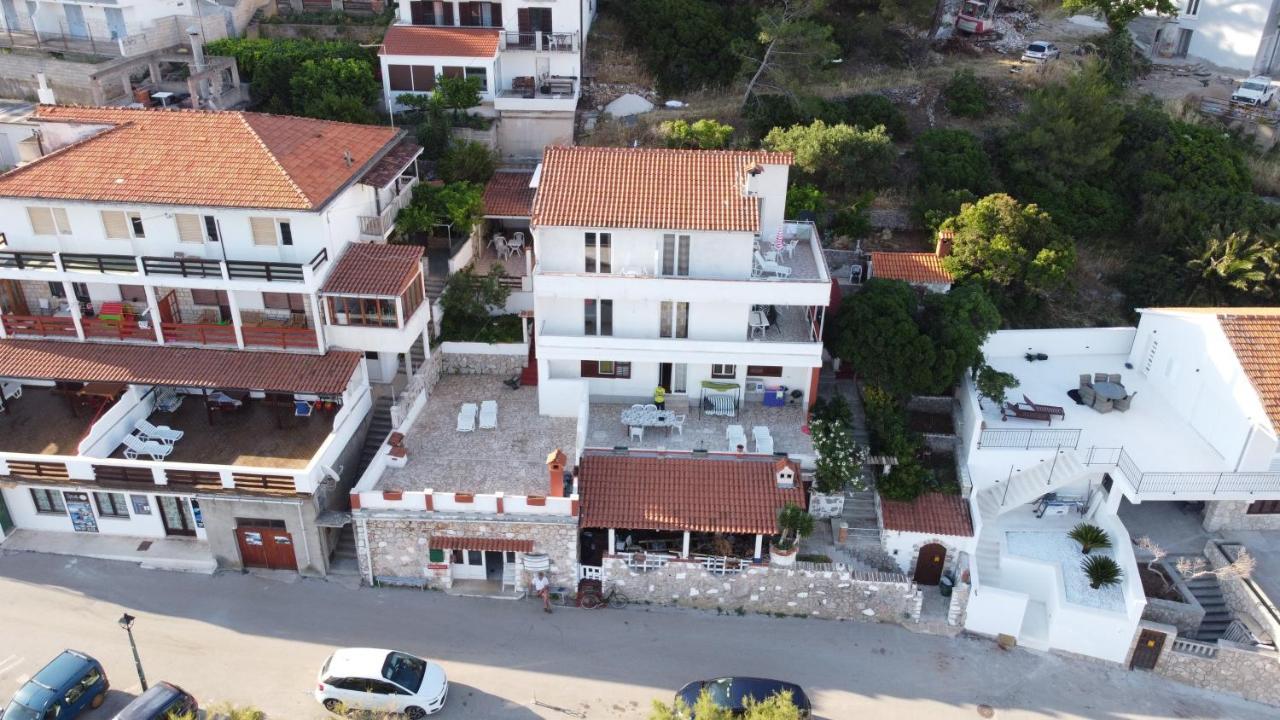 Apartments Peronja Jelsa Seafront Dış mekan fotoğraf