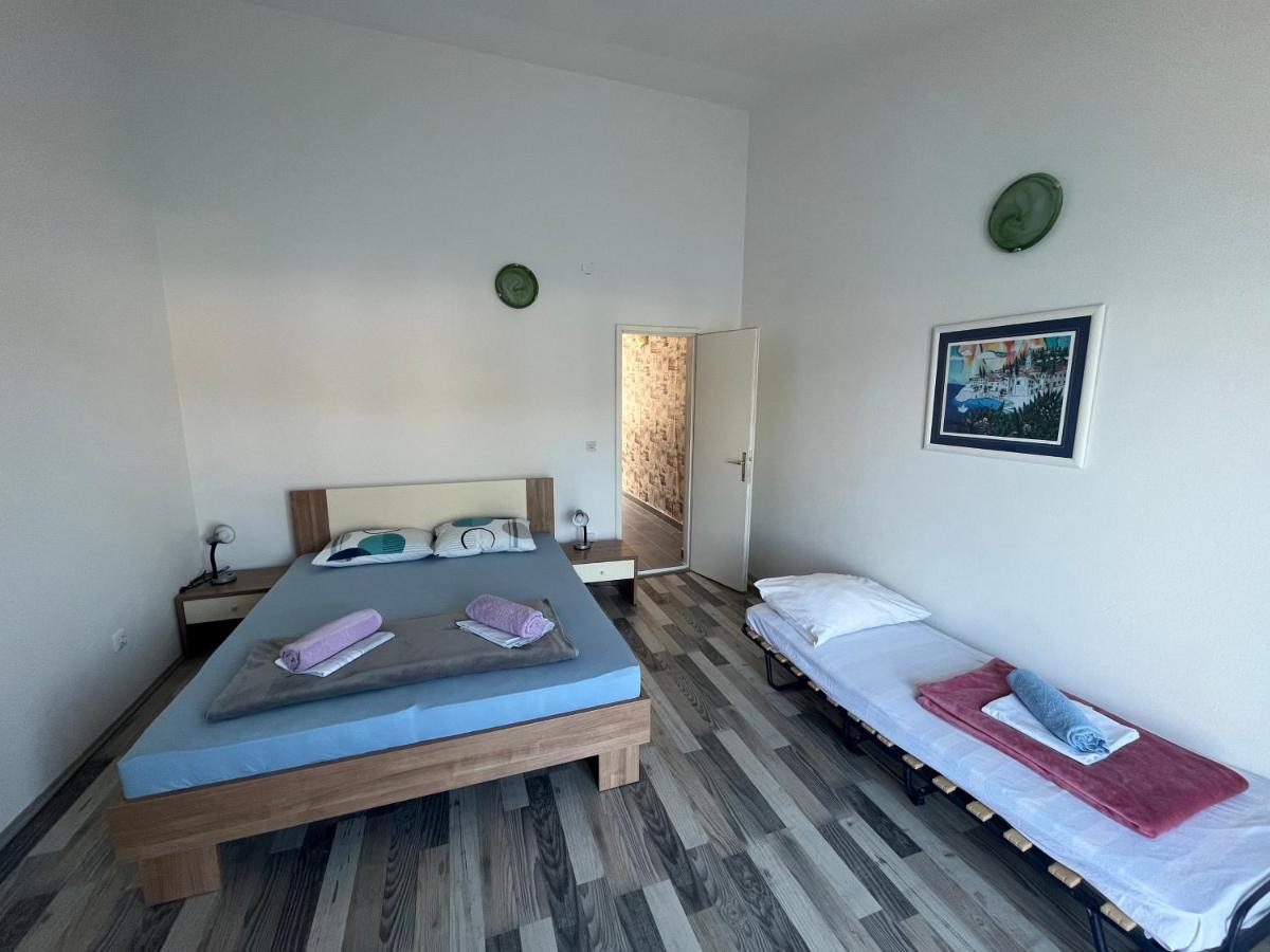 Apartments Peronja Jelsa Seafront Dış mekan fotoğraf