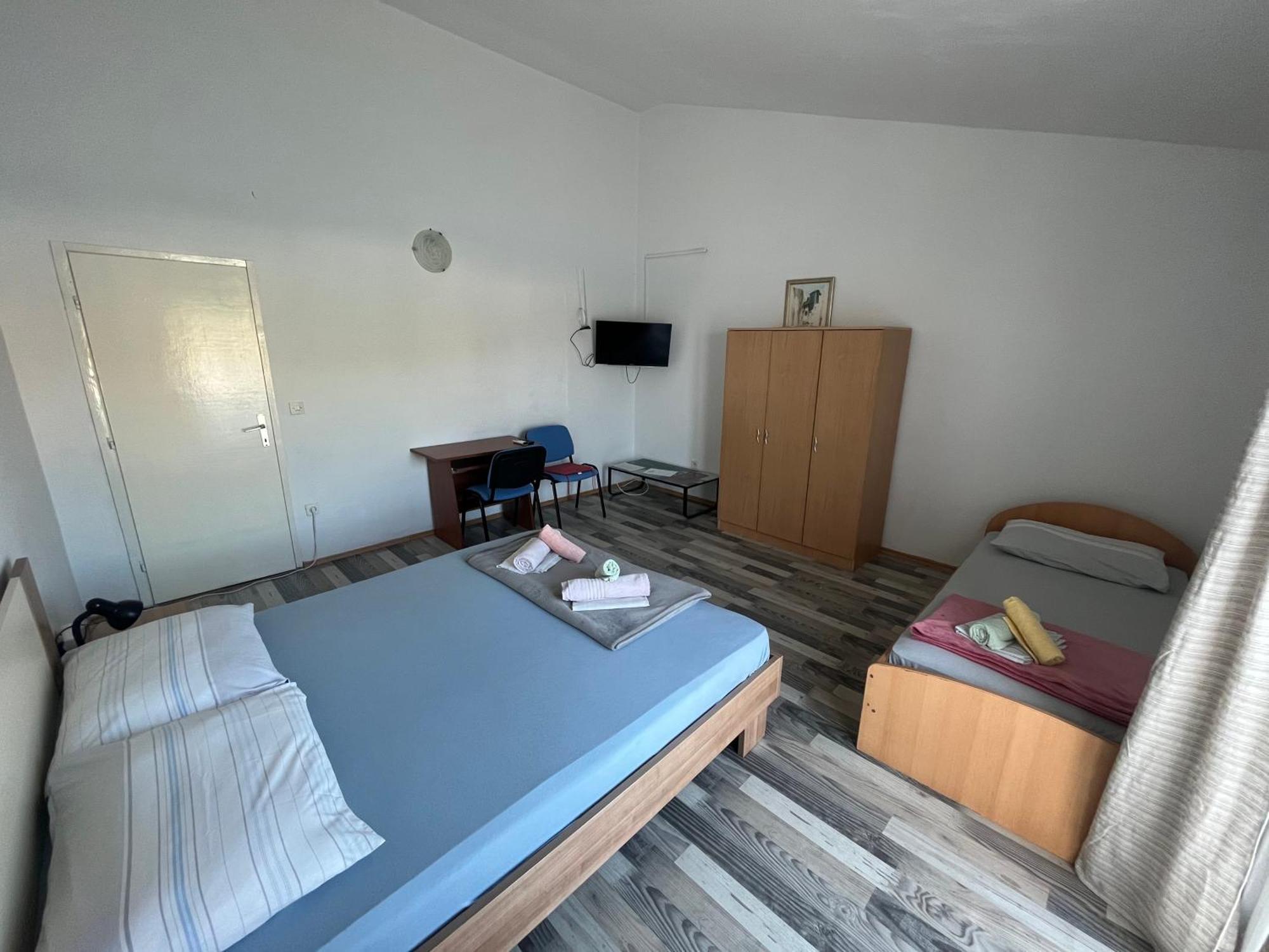 Apartments Peronja Jelsa Seafront Dış mekan fotoğraf