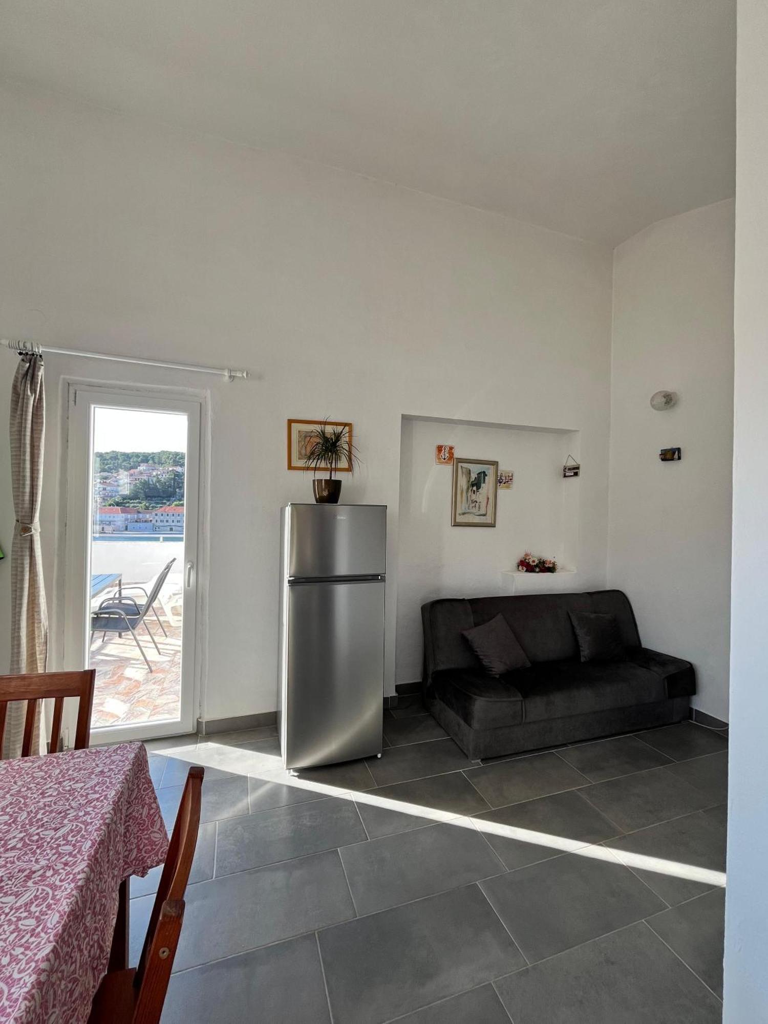 Apartments Peronja Jelsa Seafront Dış mekan fotoğraf