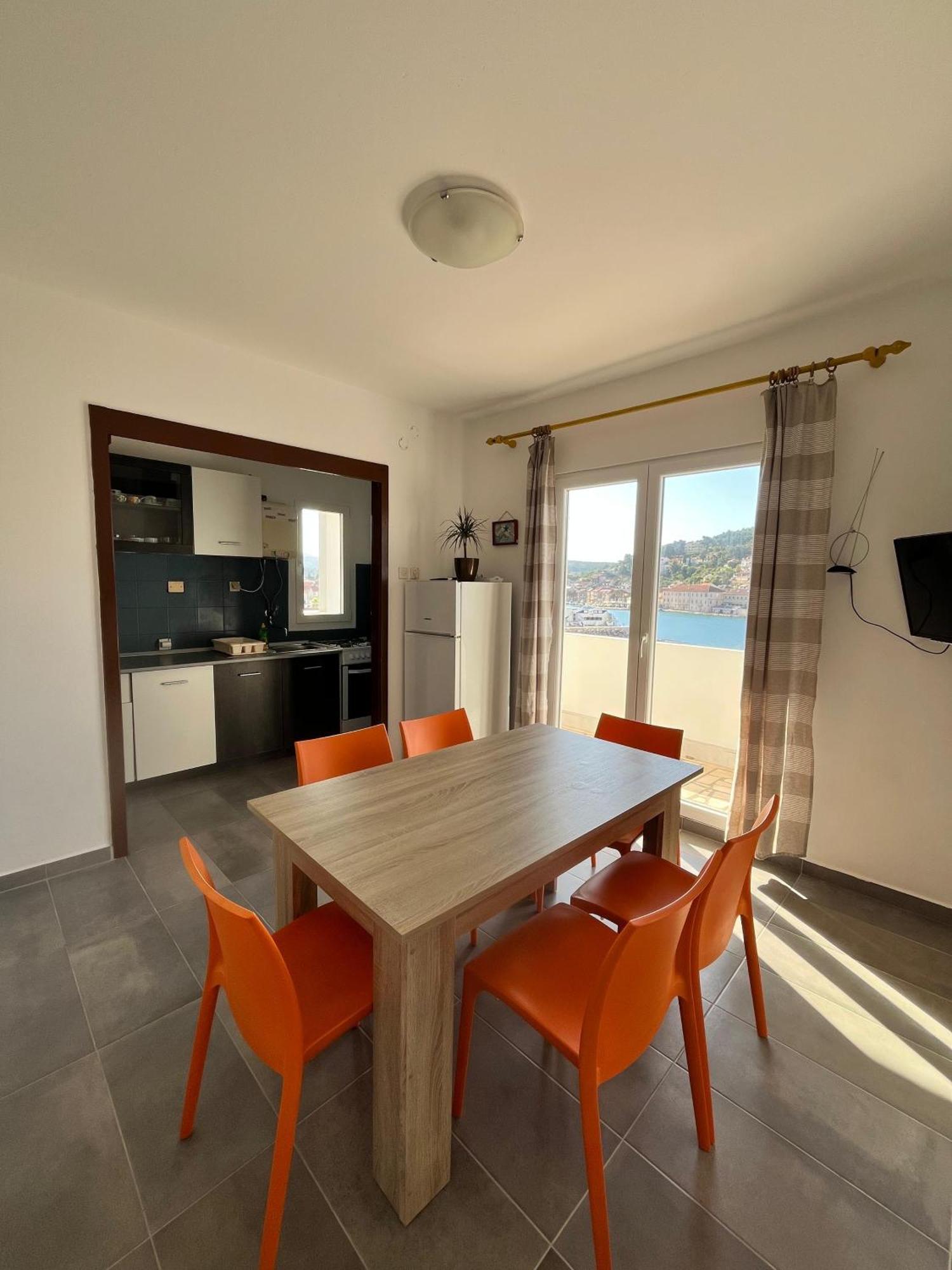 Apartments Peronja Jelsa Seafront Dış mekan fotoğraf