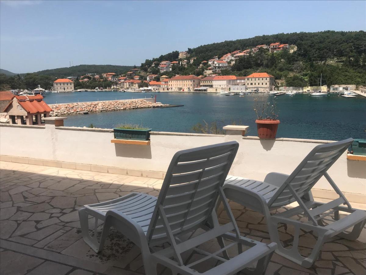 Apartments Peronja Jelsa Seafront Dış mekan fotoğraf